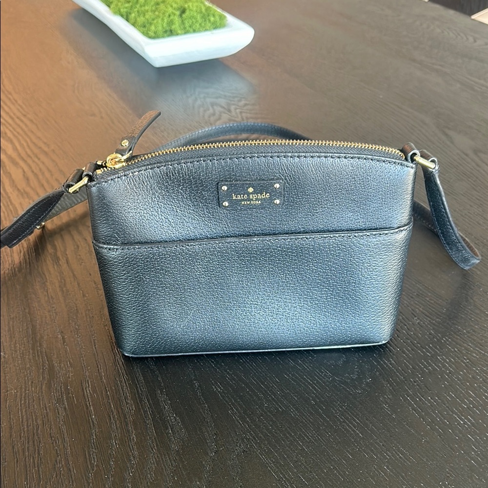 Kate Spade Black Crossbody Bag Sleek Minimalist Design